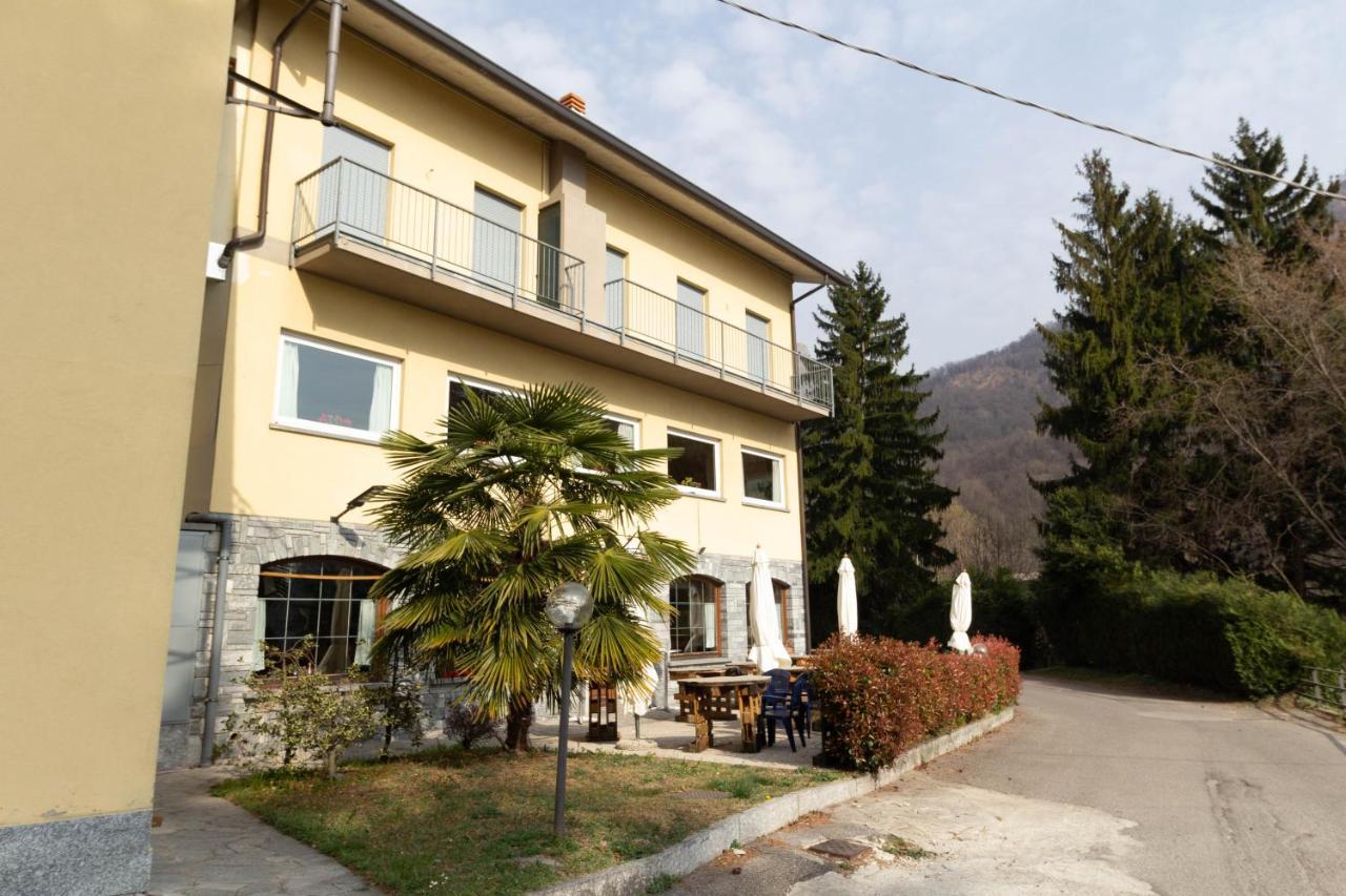 La Pineta - Le Casette Di Osvaldo Lecco Exteriör bild